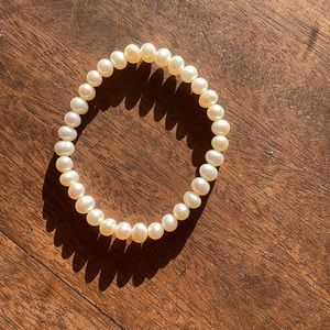 Irregular Pearl Bracelet on Elastic